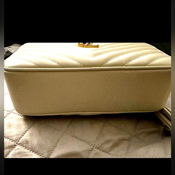 Authentic Saint Laurent Lou leather shoulder bag in excellent condition - Picture 7 of 13